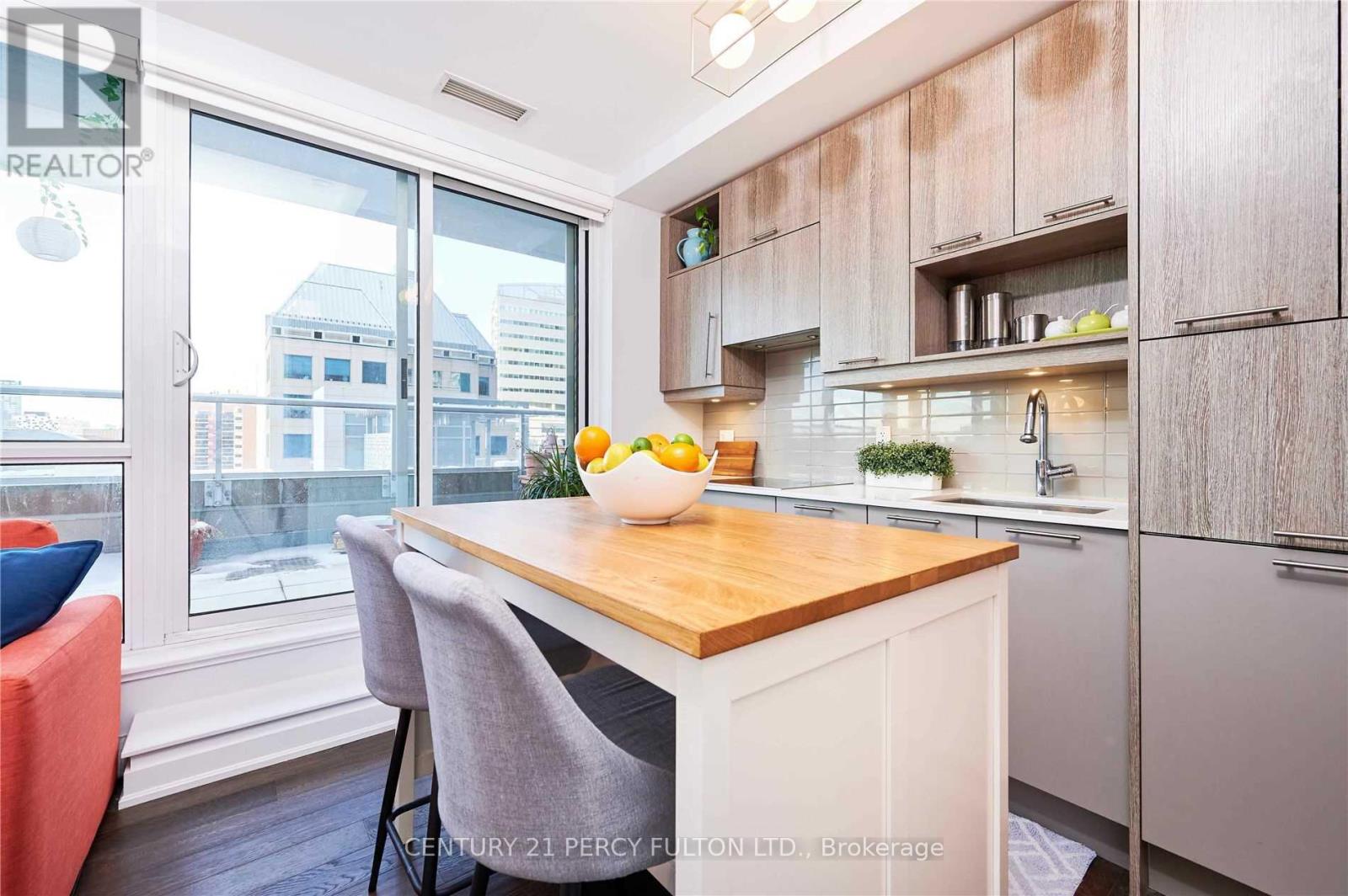 901 - 30 Nelson Street, Toronto, Ontario  M5V 0H5 - Photo 6 - C12536030