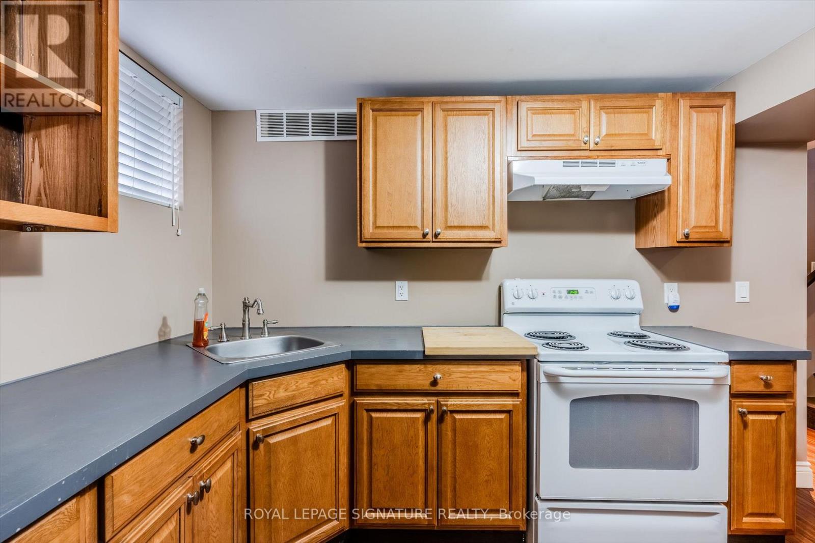 Bsmt - 10 Dalecliff Crescent, Toronto, Ontario  M1R 3L5 - Photo 15 - E12536020