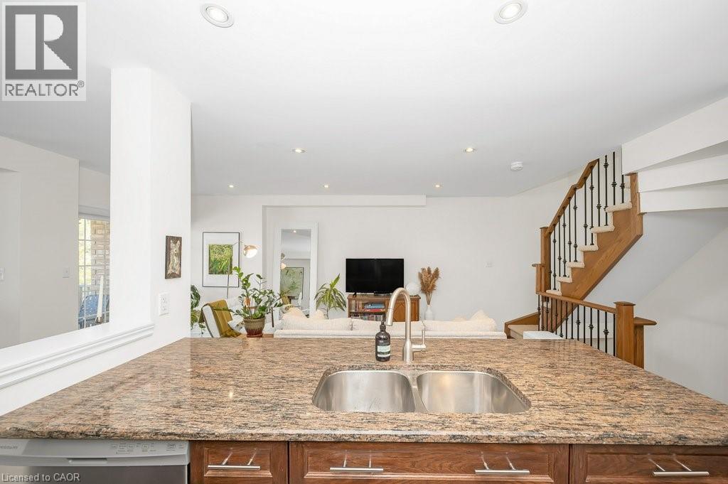 624 Forgett Common, Burlington, Ontario L7L 0C5 - Photo 17 - 40768384