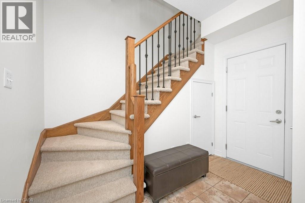 624 Forgett Common, Burlington, Ontario L7L 0C5 - Photo 6 - 40768384