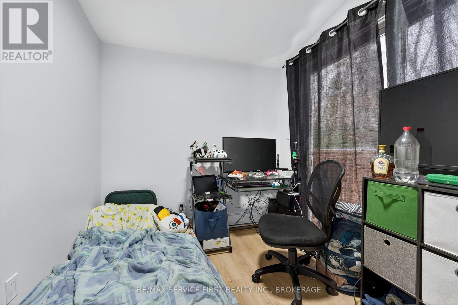 15 Foster Street, Kingston, Ontario K7M 6L2 - Photo 10 - X12536190