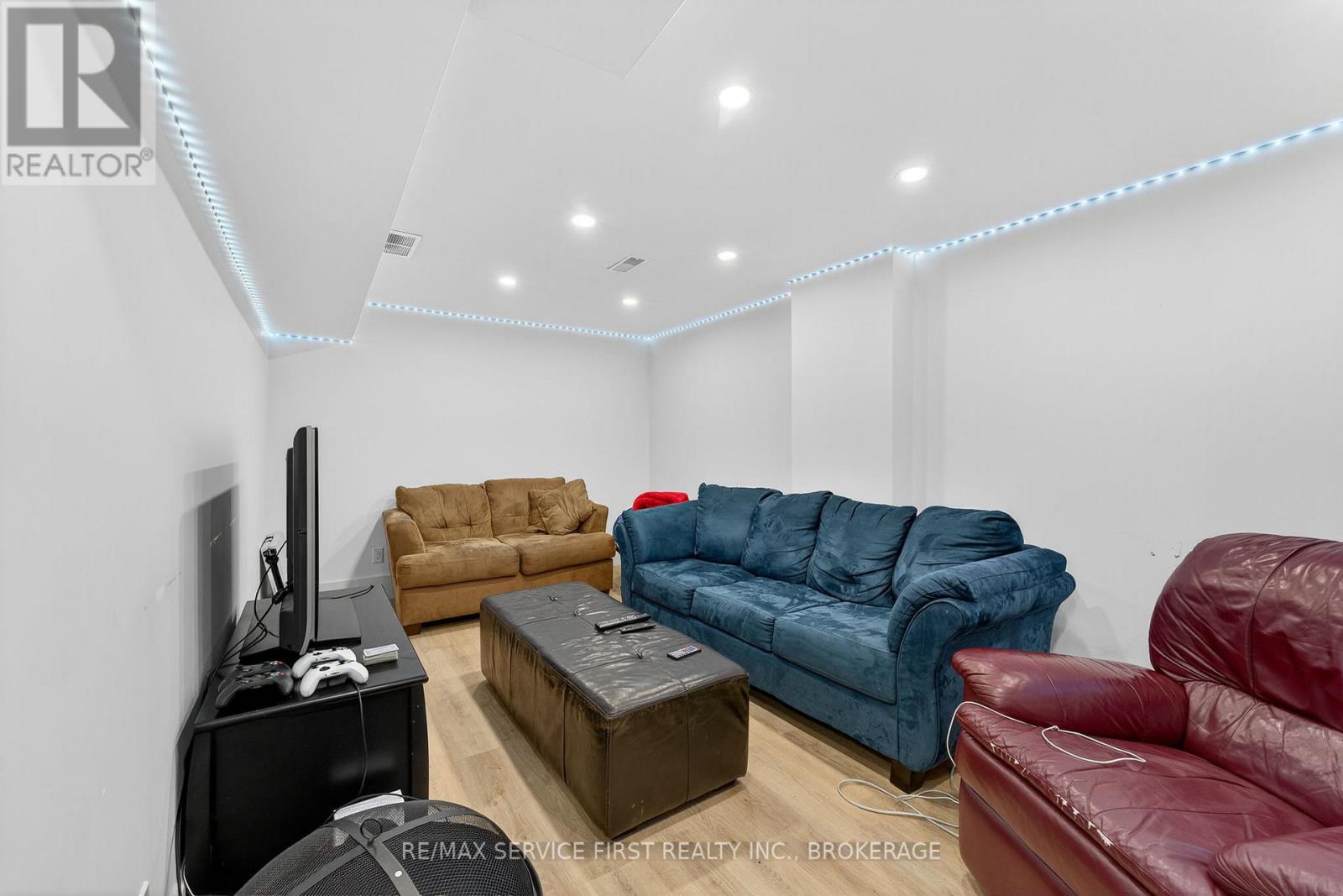 15 Foster Street, Kingston, Ontario K7M 6L2 - Photo 22 - X12536190