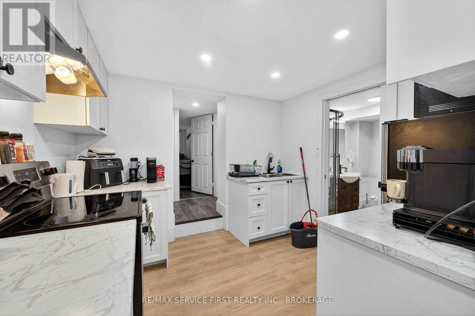 15 Foster Street, Kingston, Ontario K7M 6L2 - Photo 23 - X12536190