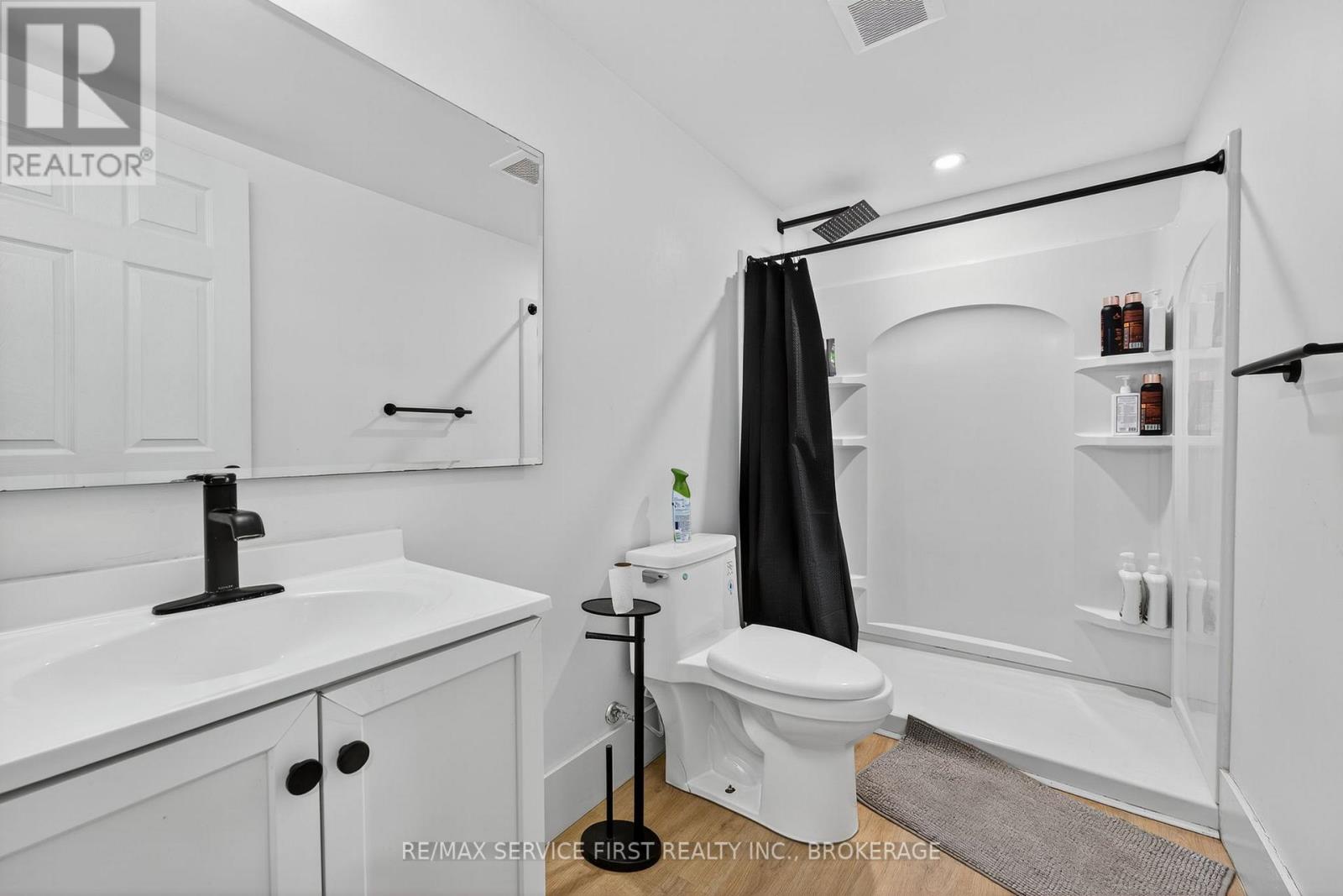 15 Foster Street, Kingston, Ontario K7M 6L2 - Photo 9 - X12536190