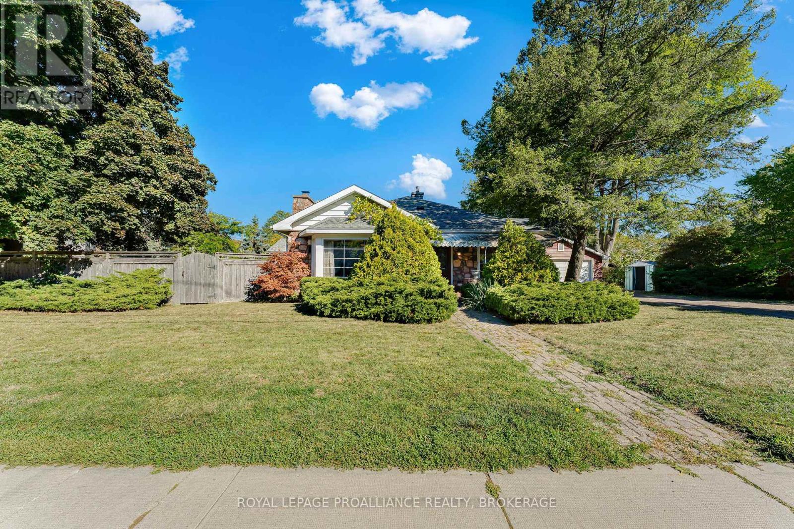 235 Park Street, Kingston, Ontario  K7L 1K4 - Photo 2 - X12536220