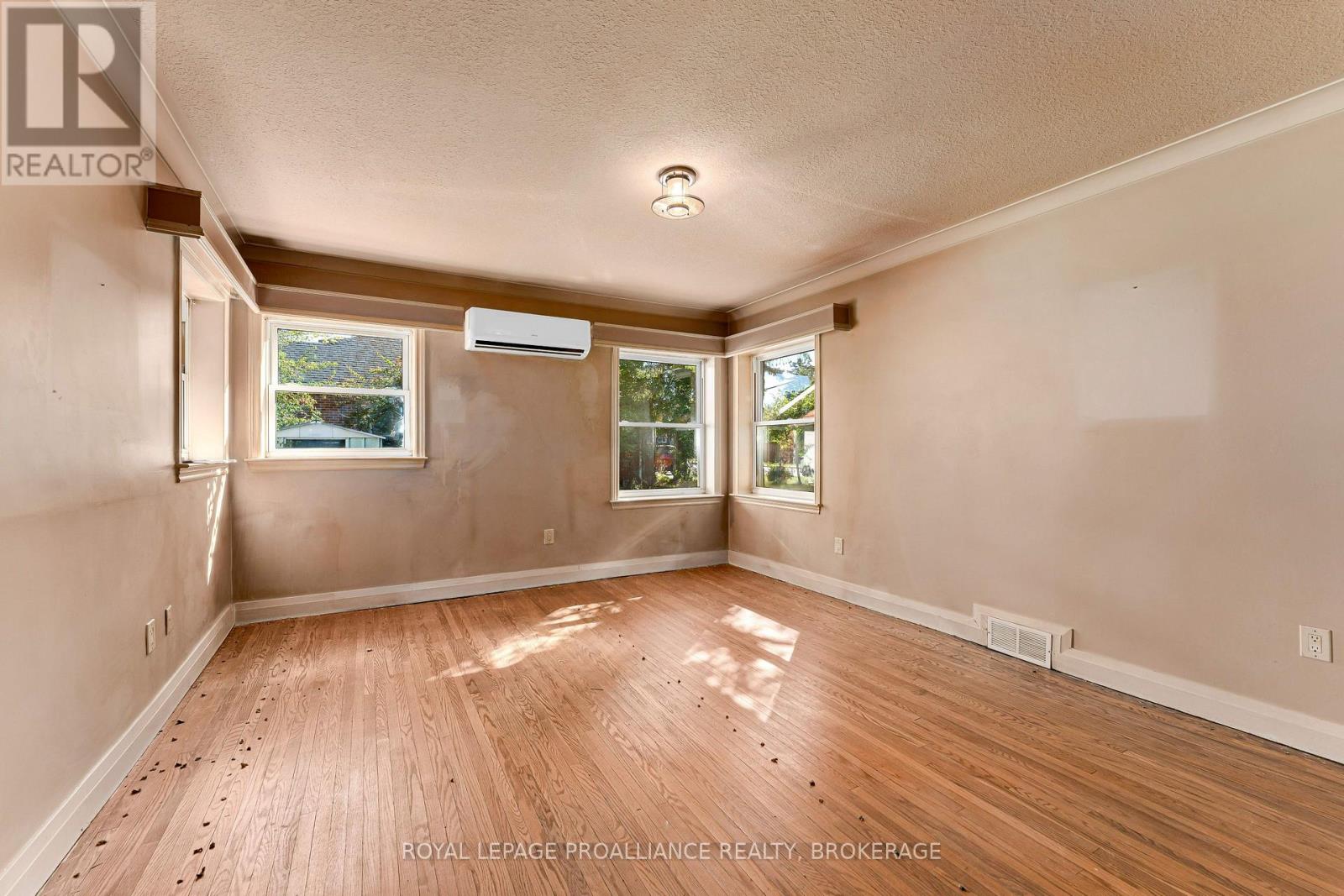 235 Park Street, Kingston, Ontario  K7L 1K4 - Photo 24 - X12536220