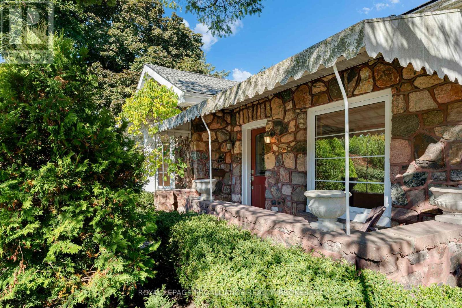 235 Park Street, Kingston, Ontario  K7L 1K4 - Photo 3 - X12536220