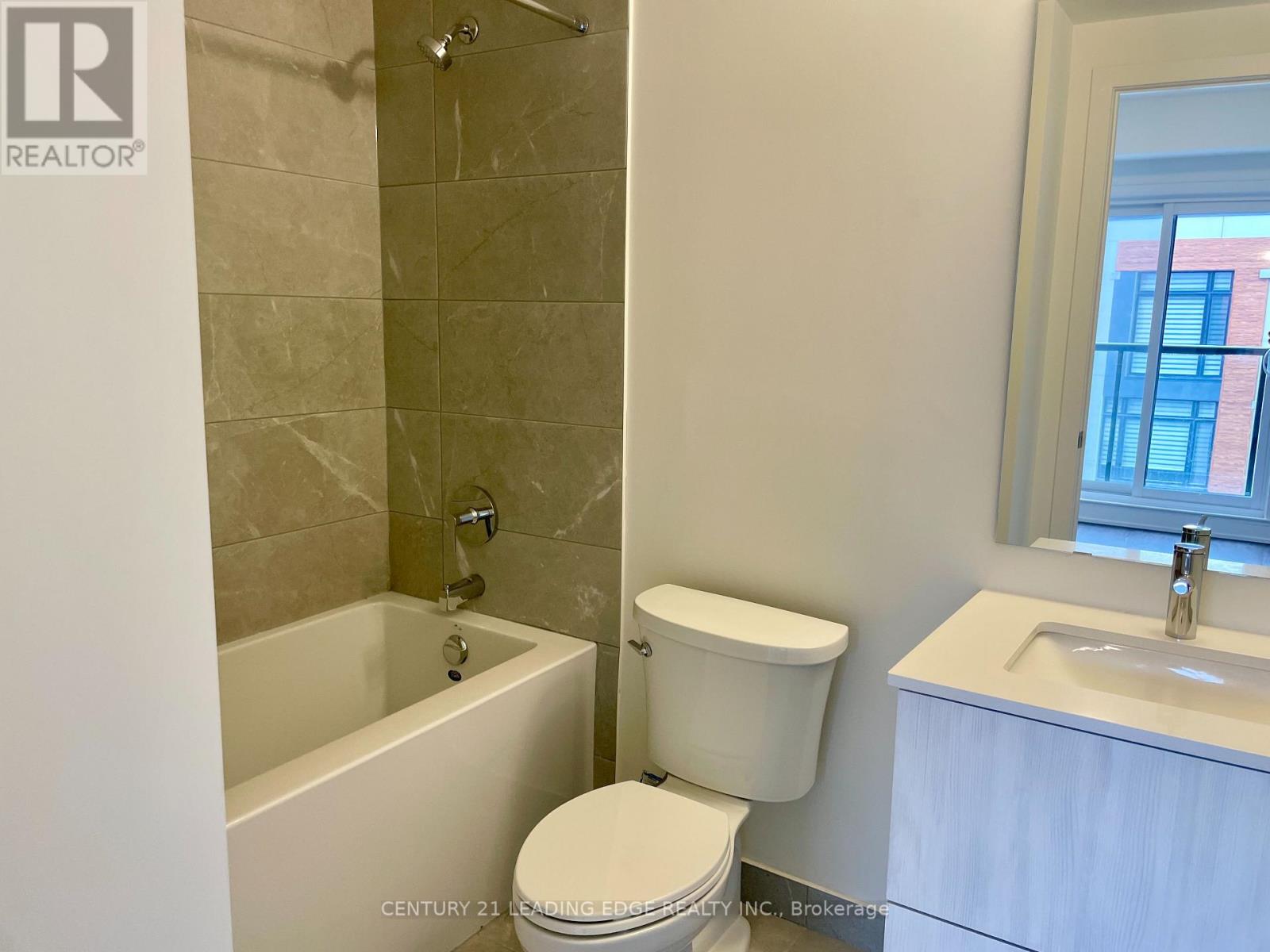 924 - 2 Steckley House Lane, Richmond Hill, Ontario  L4S 0N4 - Photo 13 - N12535904