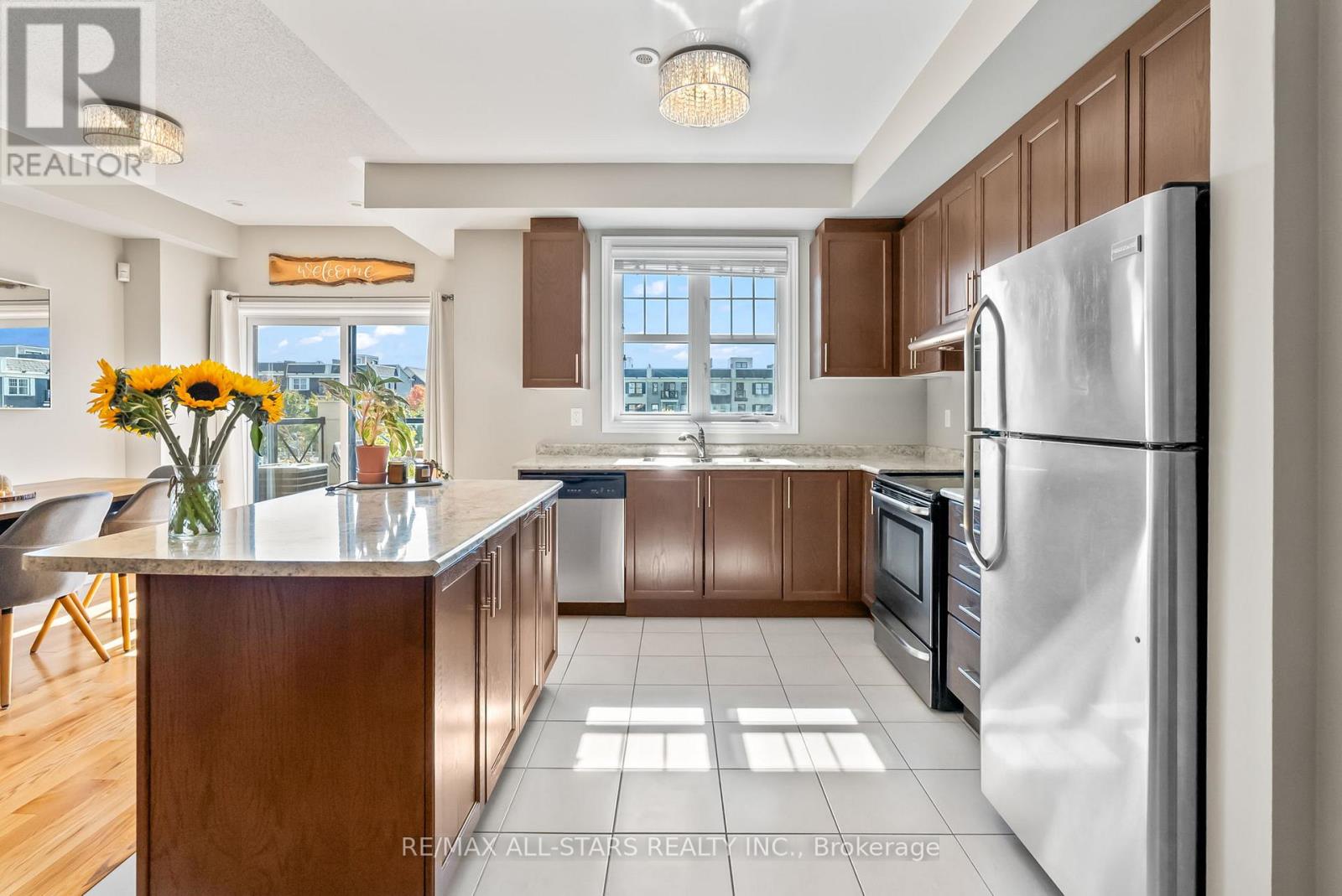 243 Boadway Crescent, Whitchurch-Stouffville, Ontario  L4A 1Y4 - Photo 10 - N12535932