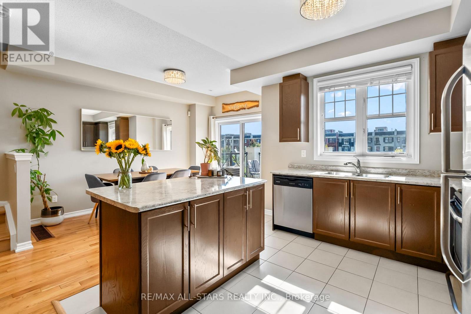 243 Boadway Crescent, Whitchurch-Stouffville, Ontario  L4A 1Y4 - Photo 11 - N12535932