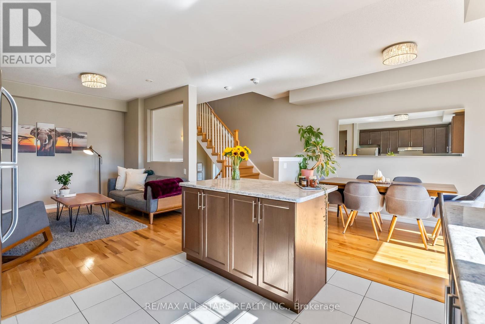 243 Boadway Crescent, Whitchurch-Stouffville, Ontario  L4A 1Y4 - Photo 12 - N12535932