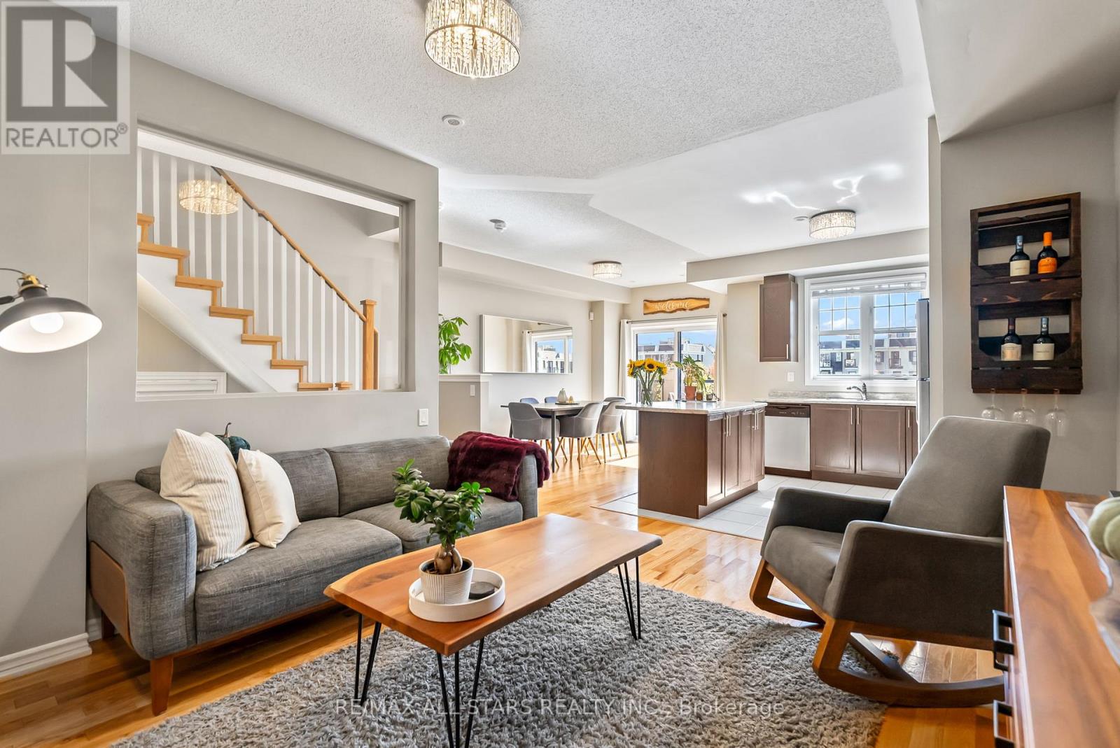 243 Boadway Crescent, Whitchurch-Stouffville, Ontario  L4A 1Y4 - Photo 7 - N12535932