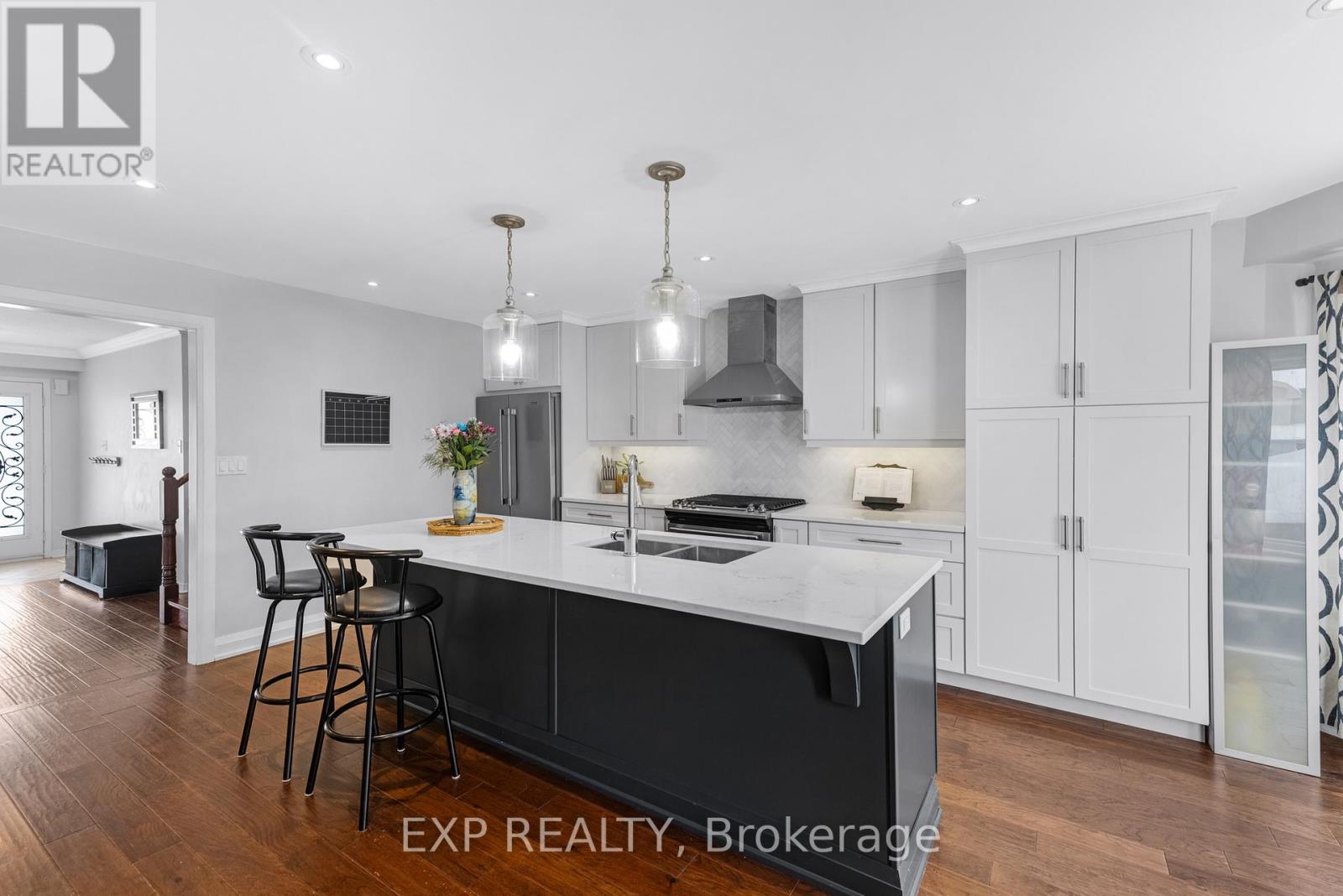 35 Viscount Way, East Gwillimbury (Mt Albert), Ontario  L0G 1M0 - Photo 10 - N12535934