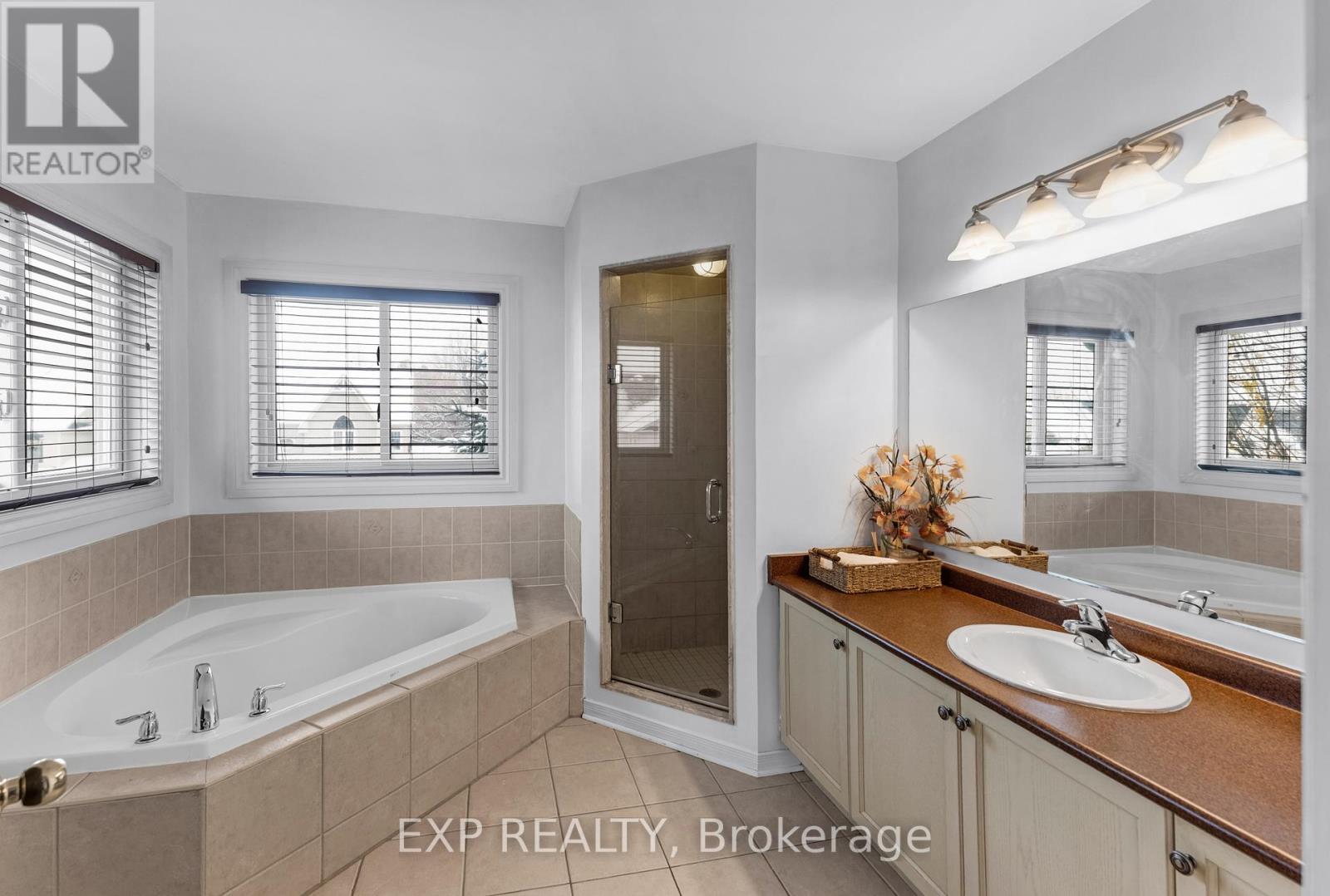 35 Viscount Way, East Gwillimbury (Mt Albert), Ontario  L0G 1M0 - Photo 27 - N12535934