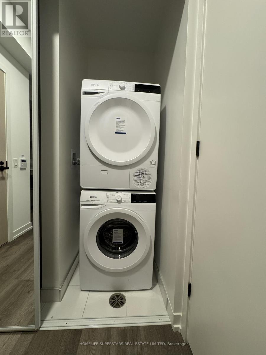 908 - 8 Interchange Way, Vaughan, Ontario  L4K 5Z7 - Photo 7 - N12535944