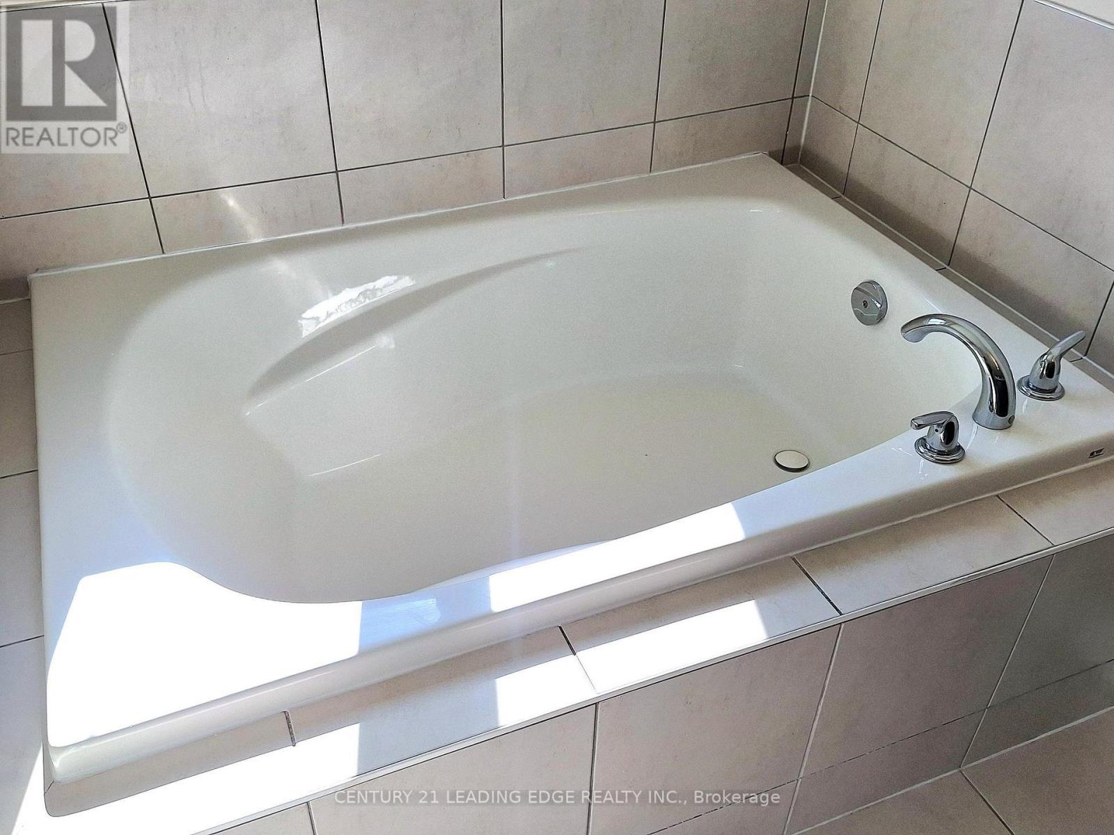 2023 Mullen Street, Innisfil, Ontario  L9S 0J8 - Photo 18 - N12535956