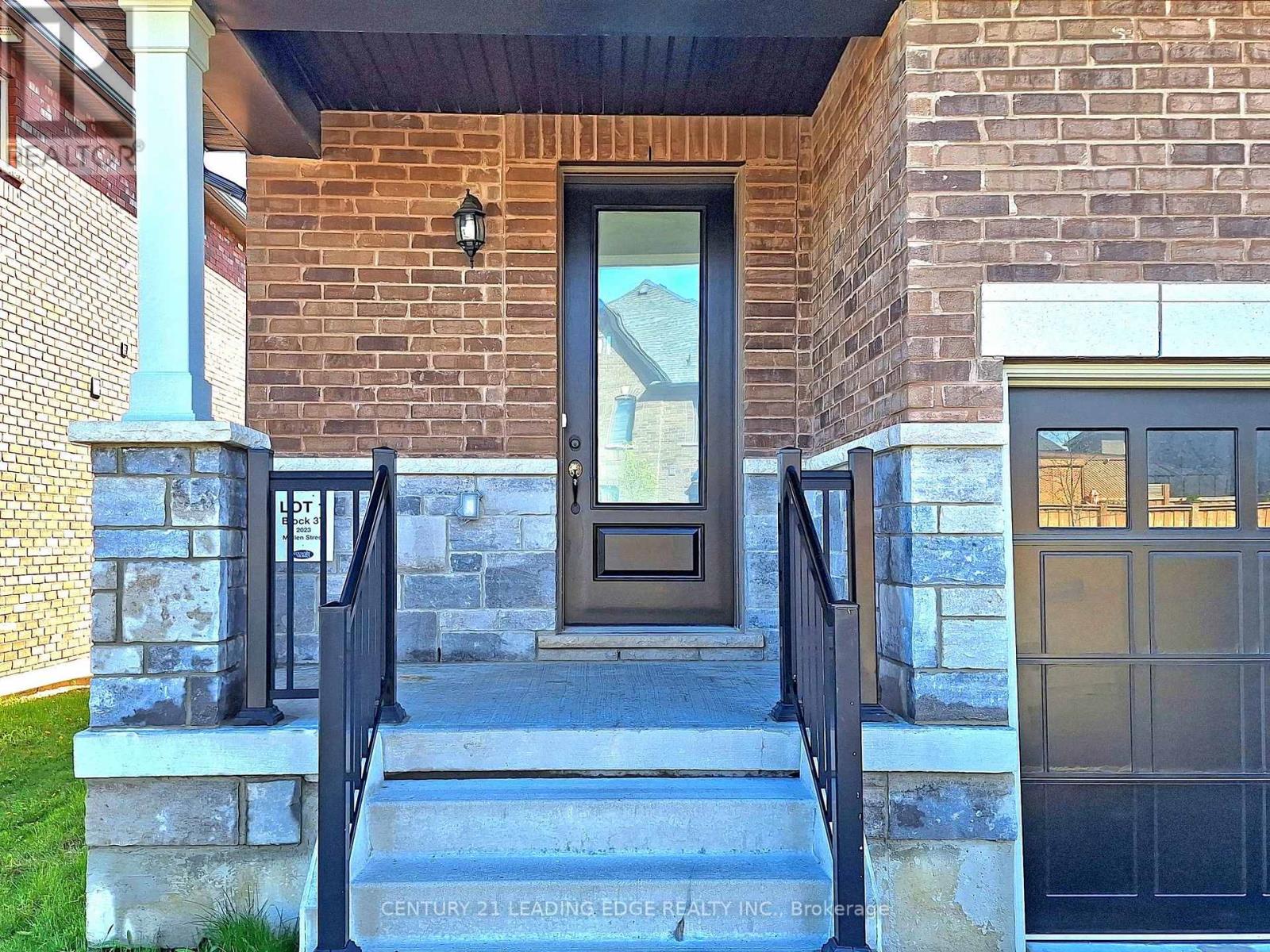 2023 Mullen Street, Innisfil, Ontario  L9S 0J8 - Photo 3 - N12535956