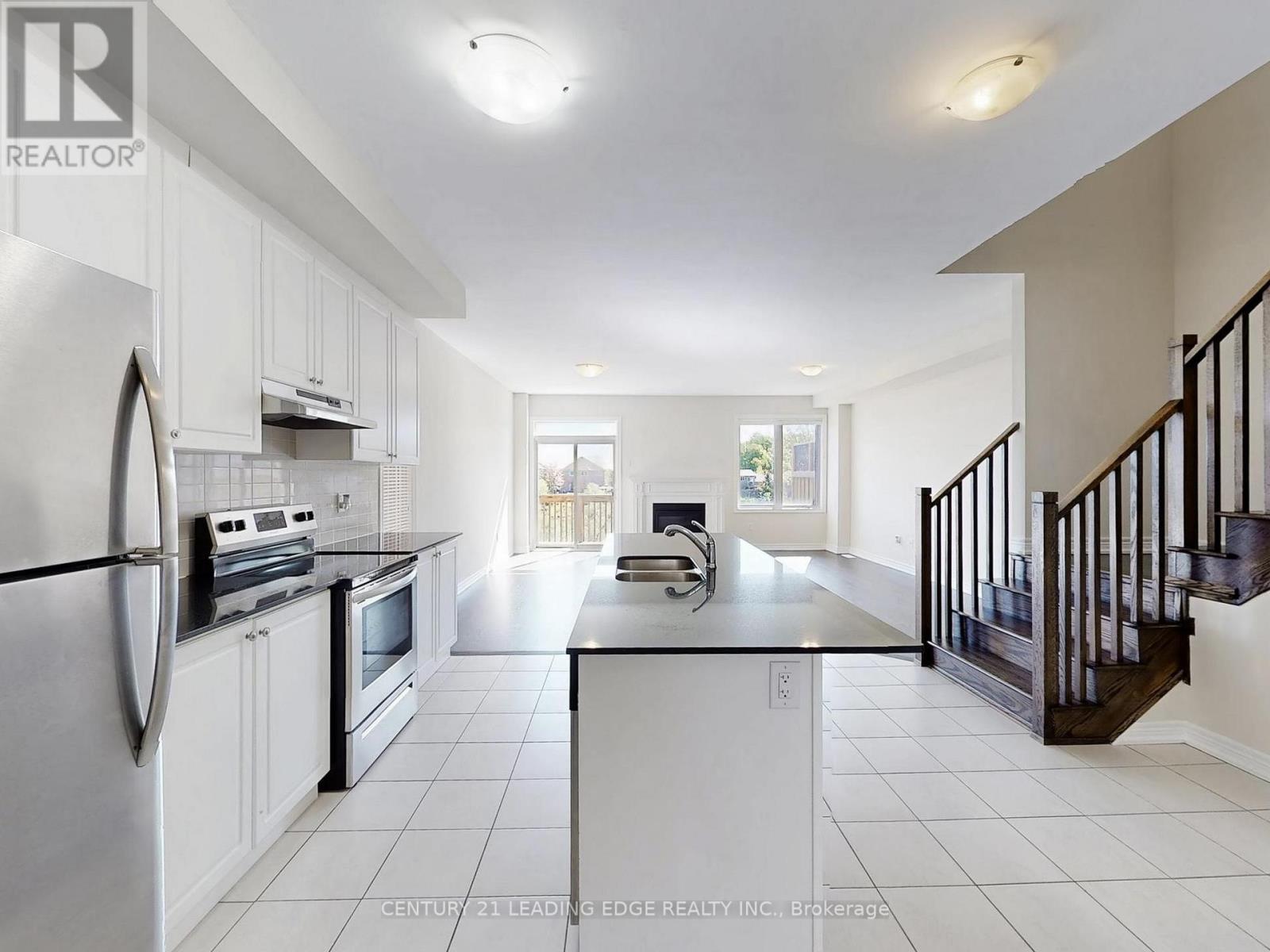 2023 Mullen Street, Innisfil, Ontario  L9S 0J8 - Photo 5 - N12535956