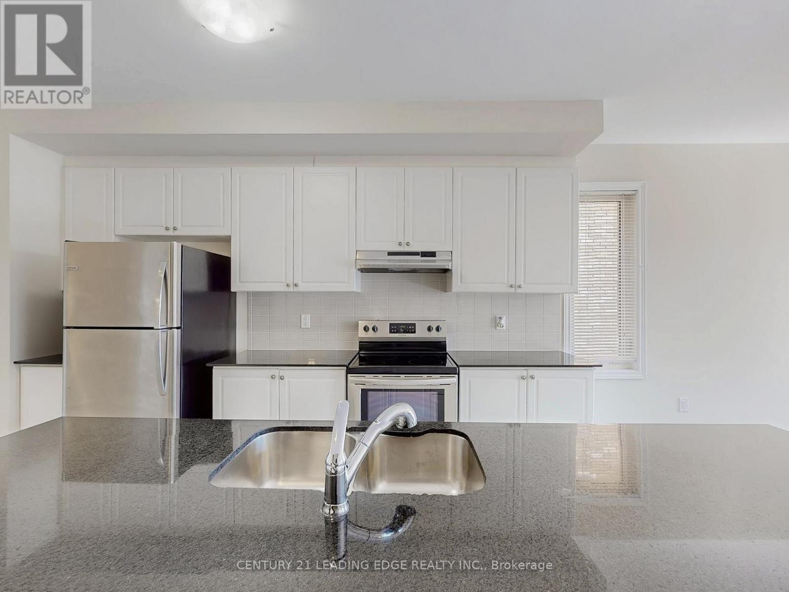 2023 Mullen Street, Innisfil, Ontario  L9S 0J8 - Photo 7 - N12535956