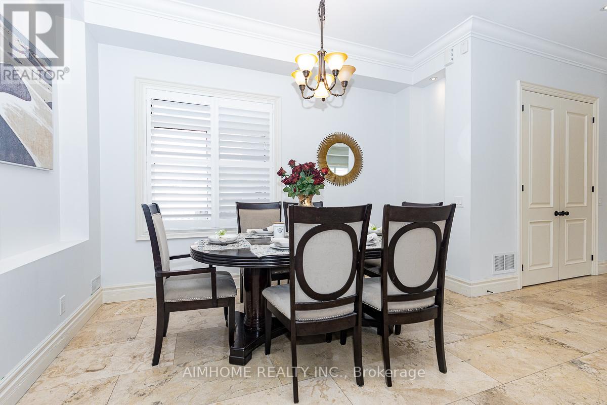 220 Weldrick Road W, Richmond Hill, Ontario L4C 3V3 - Photo 13 - N12535962