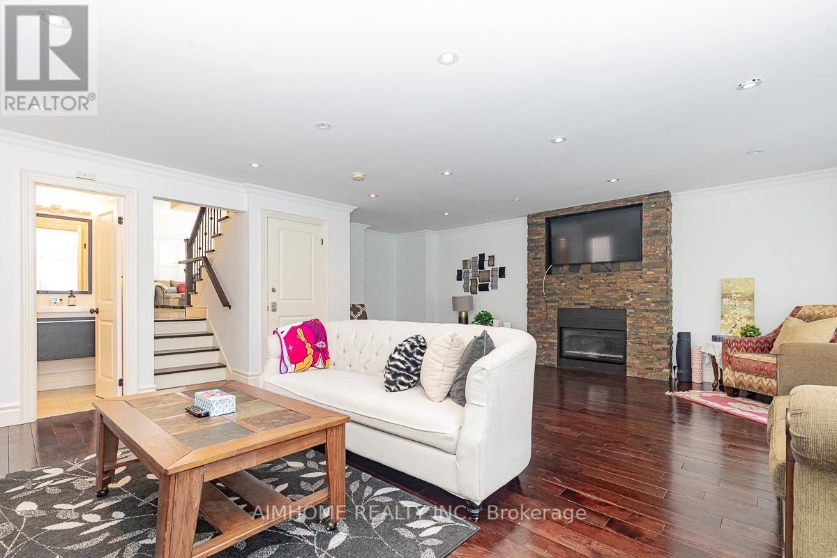 220 Weldrick Road W, Richmond Hill, Ontario L4C 3V3 - Photo 16 - N12535962