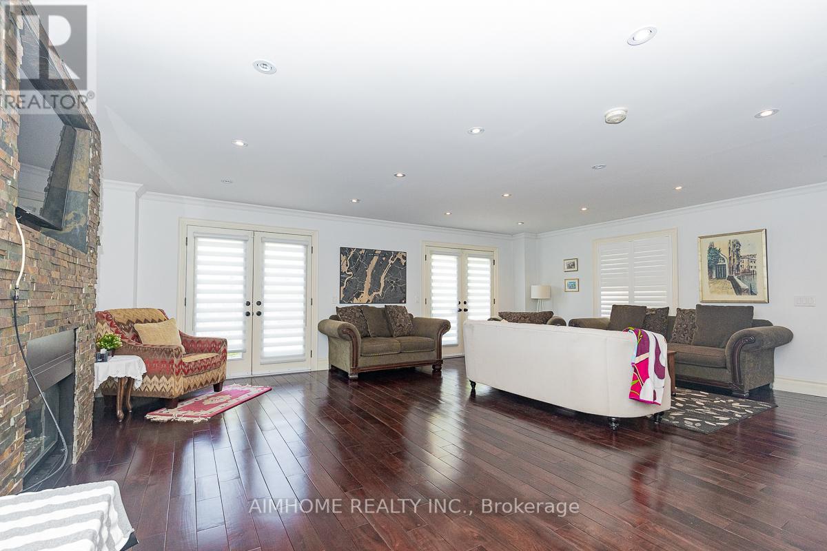 220 Weldrick Road W, Richmond Hill, Ontario L4C 3V3 - Photo 17 - N12535962