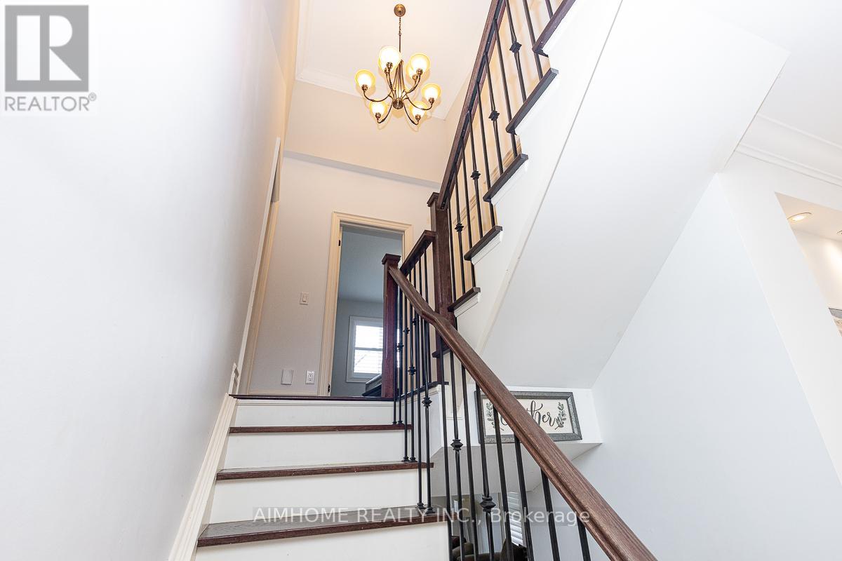 220 Weldrick Road W, Richmond Hill, Ontario L4C 3V3 - Photo 18 - N12535962