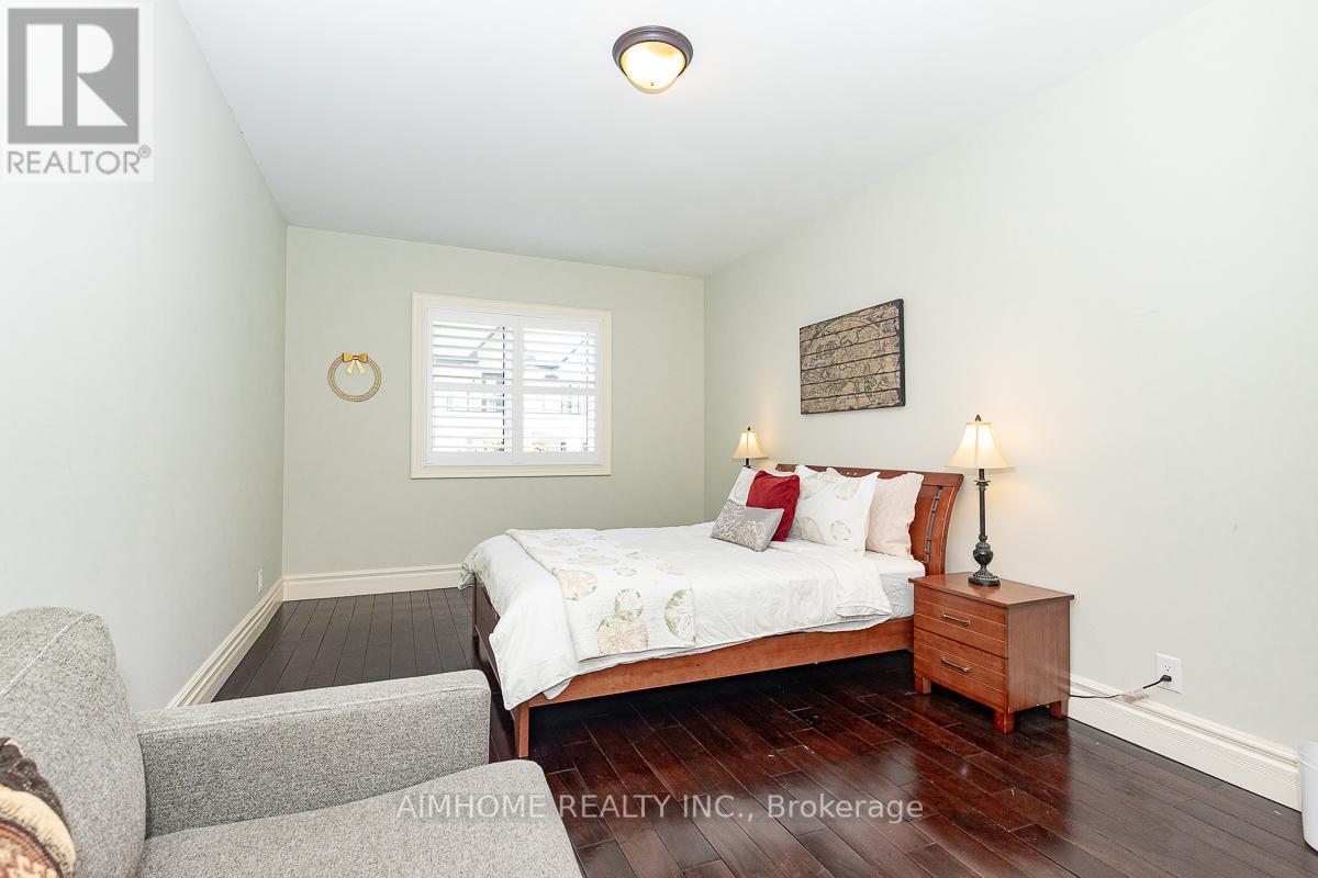 220 Weldrick Road W, Richmond Hill, Ontario L4C 3V3 - Photo 19 - N12535962