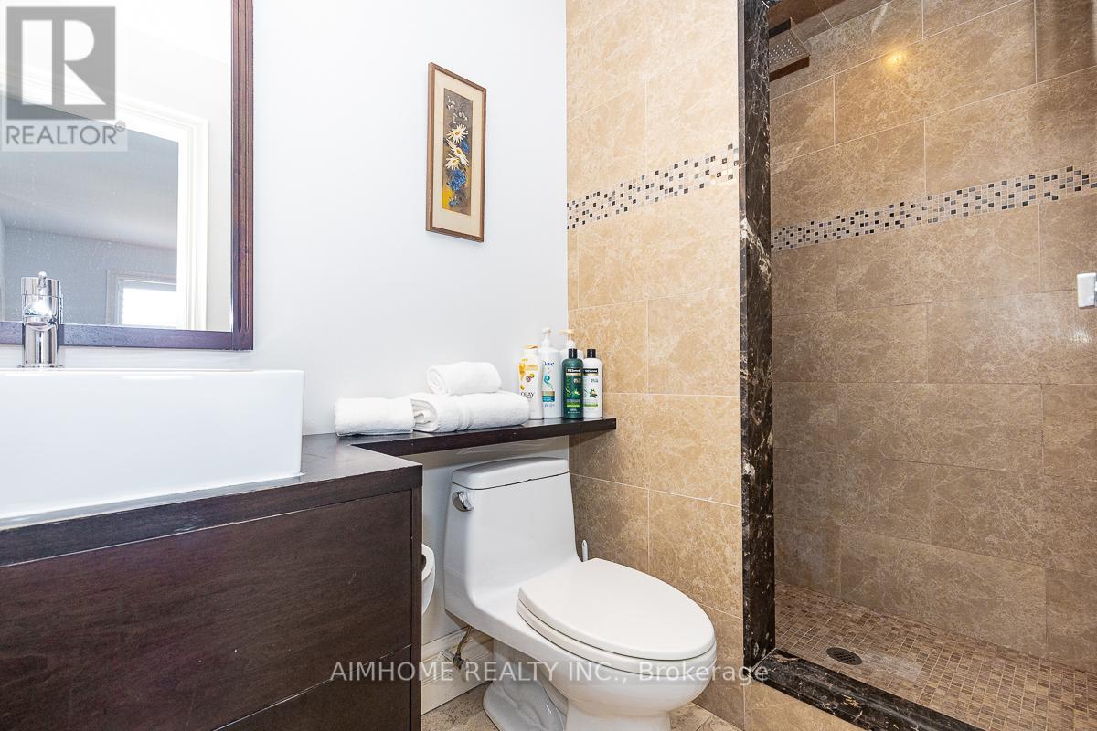 220 Weldrick Road W, Richmond Hill, Ontario L4C 3V3 - Photo 35 - N12535962