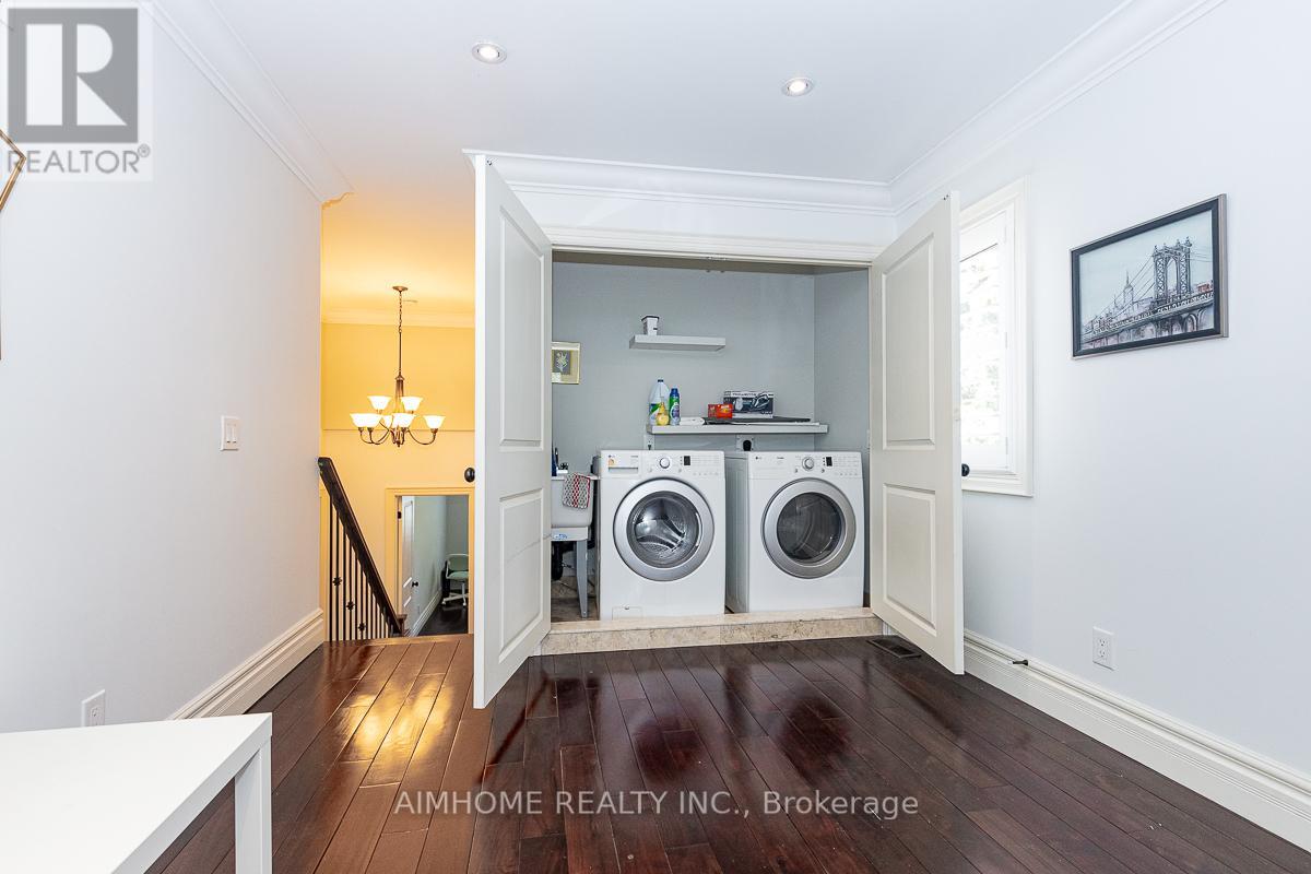 220 Weldrick Road W, Richmond Hill, Ontario L4C 3V3 - Photo 36 - N12535962