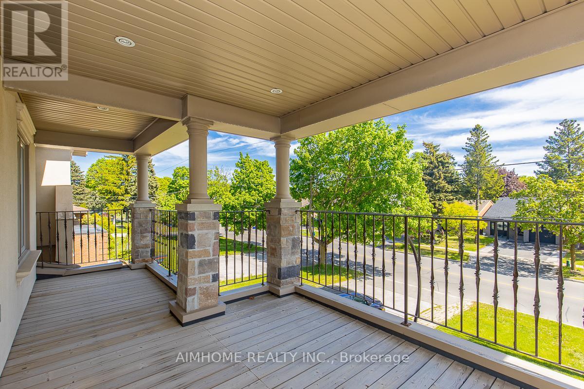 220 Weldrick Road W, Richmond Hill, Ontario L4C 3V3 - Photo 37 - N12535962