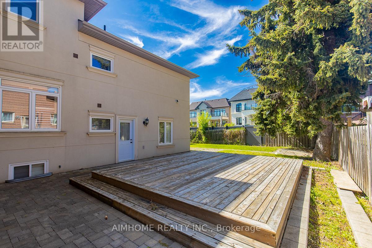 220 Weldrick Road W, Richmond Hill, Ontario L4C 3V3 - Photo 38 - N12535962