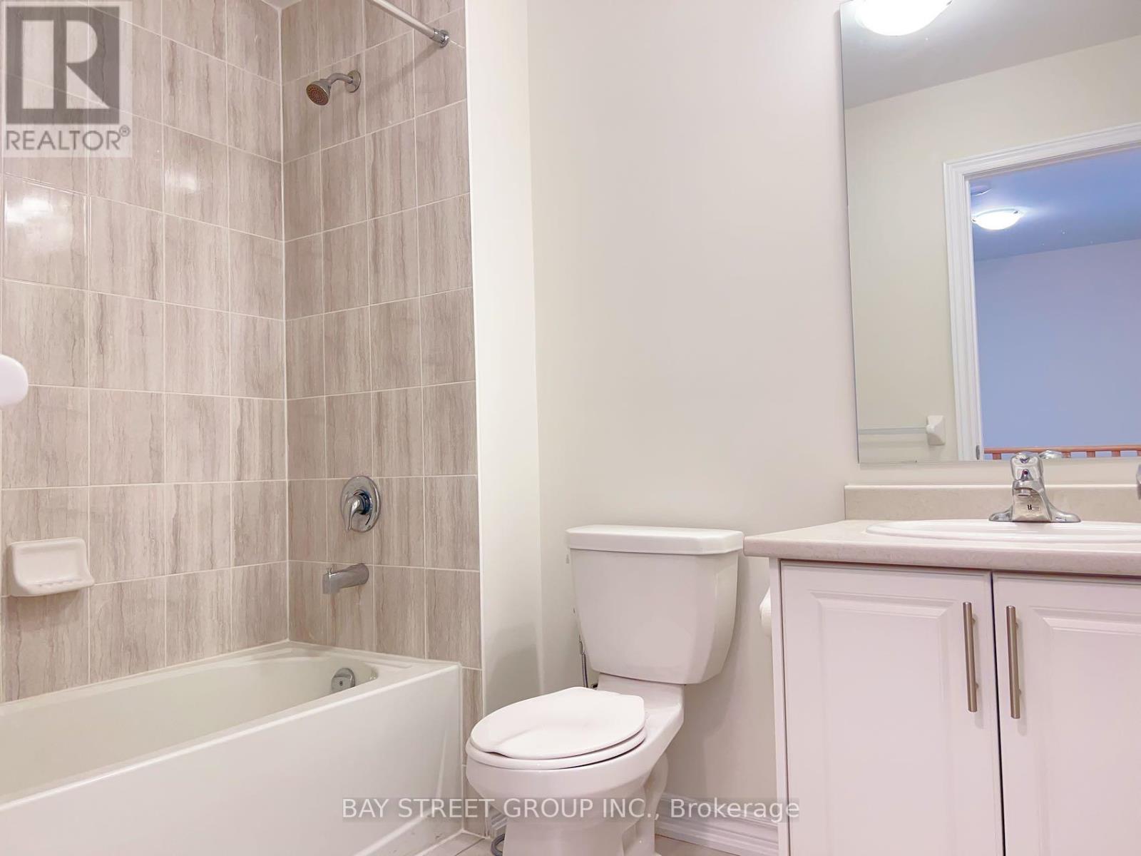 29 Verbena Street, East Gwillimbury, Ontario  L9N 0T6 - Photo 10 - N12535996