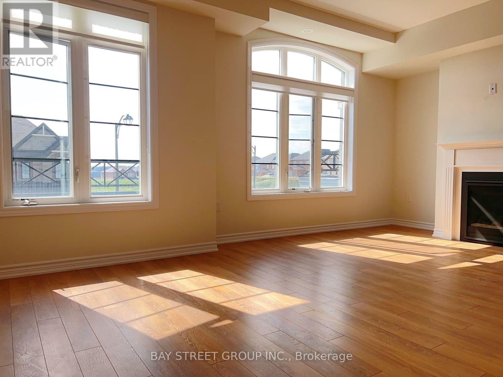 29 Verbena Street, East Gwillimbury, Ontario  L9N 0T6 - Photo 2 - N12535996