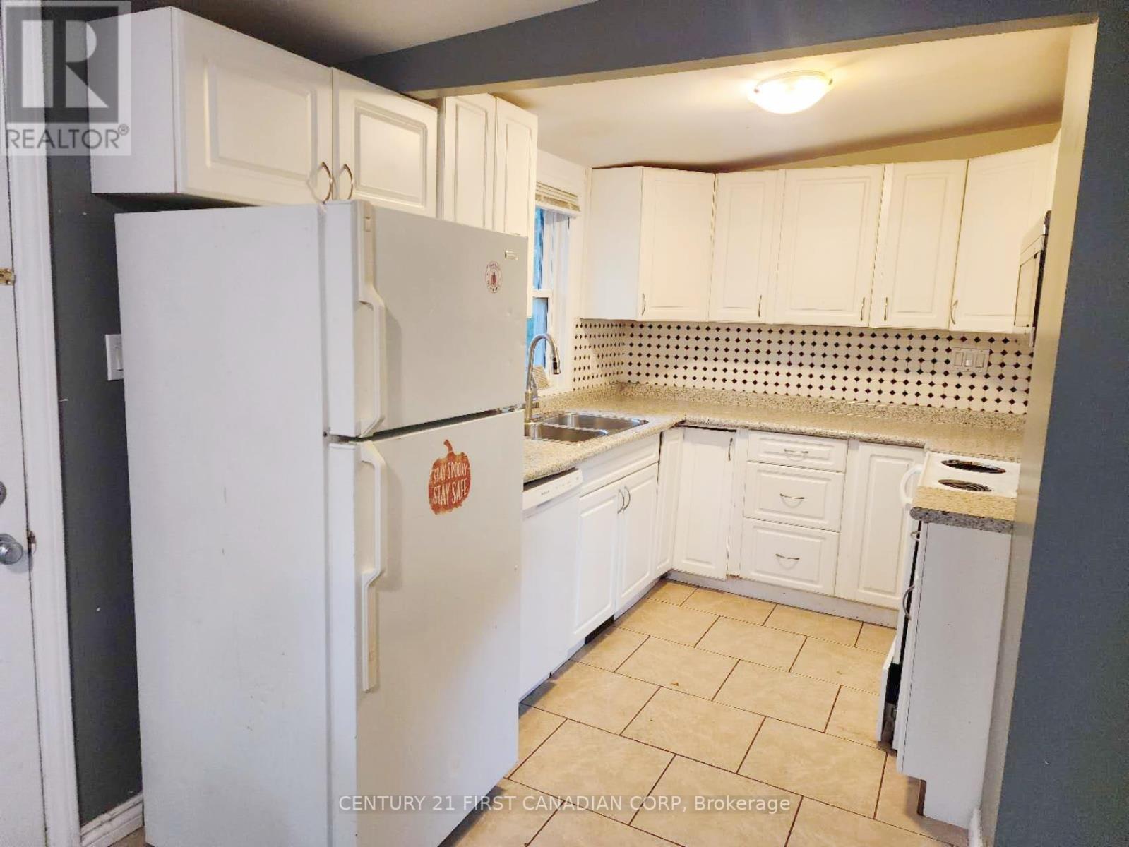 Unit 2 - 648 Oxford Street E, London East, Ontario  N5Y 3J4 - Photo 4 - X12536276