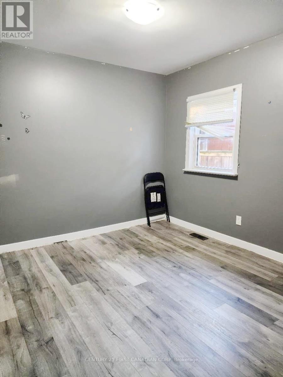 Unit 2 - 648 Oxford Street E, London East, Ontario  N5Y 3J4 - Photo 6 - X12536276