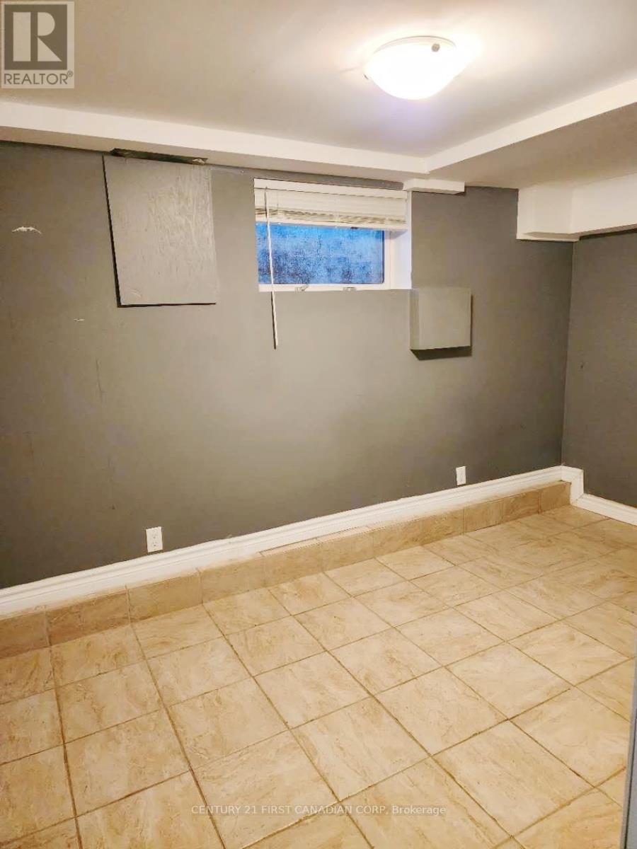 Unit 2 - 648 Oxford Street E, London East, Ontario  N5Y 3J4 - Photo 9 - X12536276