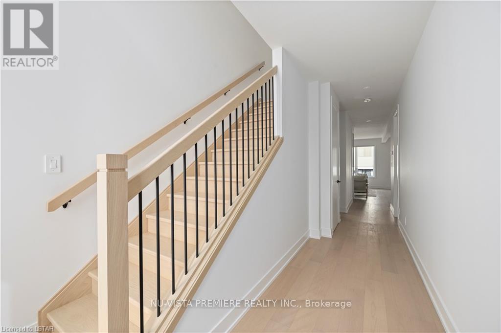 105 - 1965 Upperpoint Gate, London South, Ontario N6K 0L2 - Photo 5 - X12536300