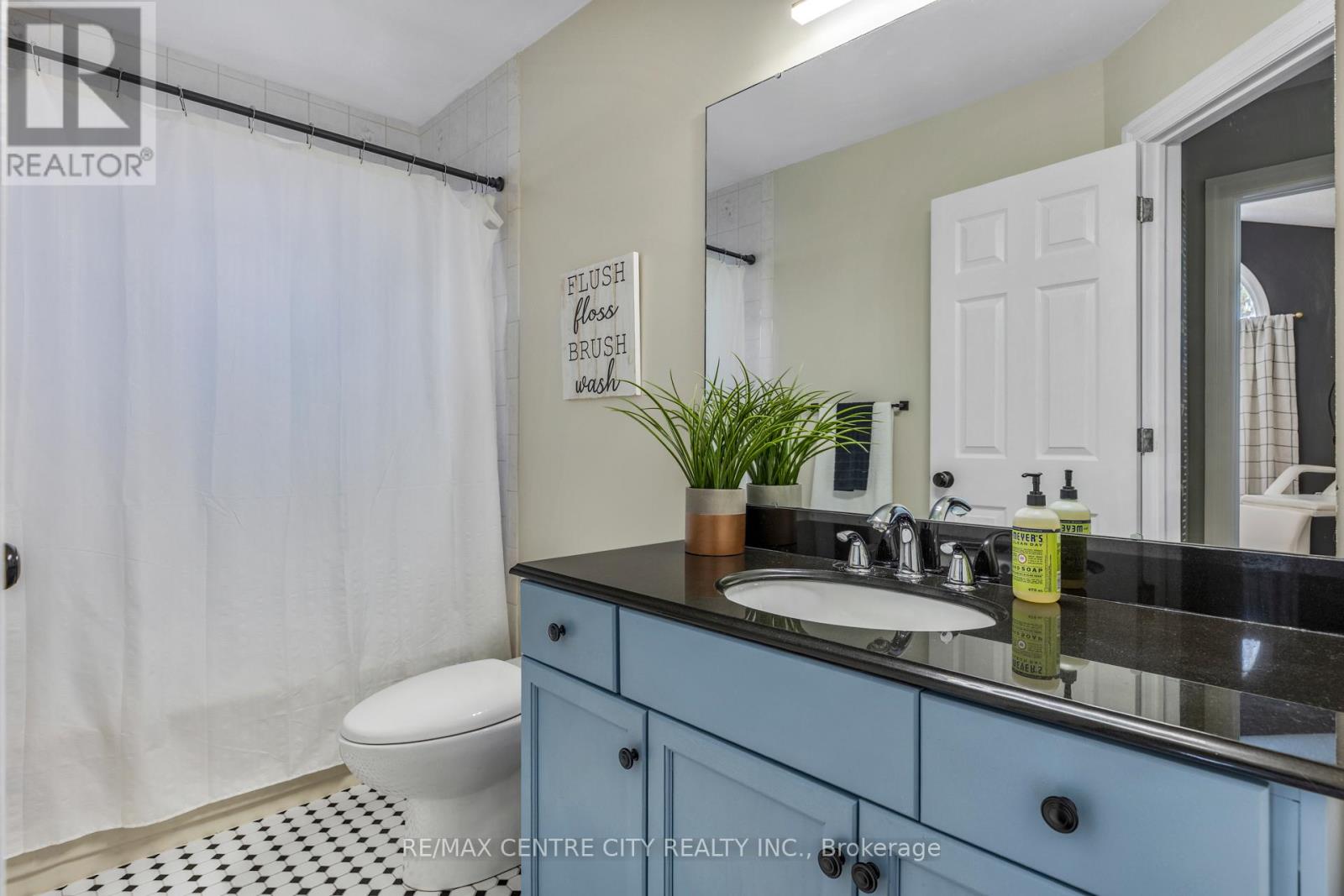 19 Daugherty Drive, St. Thomas, Ontario  N5R 4W4 - Photo 24 - X12536364