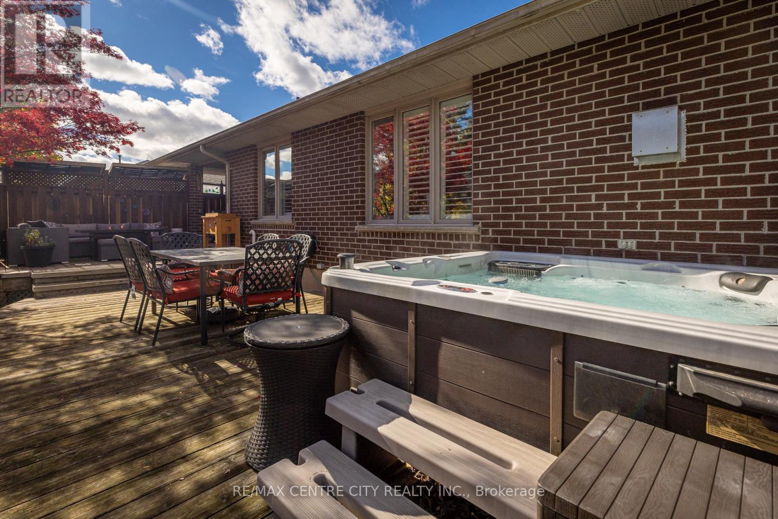 19 Daugherty Drive, St. Thomas, Ontario  N5R 4W4 - Photo 43 - X12536364