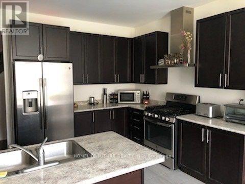 2372 Equestrian Crescent, Oshawa, Ontario  L1L 0L6 - Photo 3 - E12464468