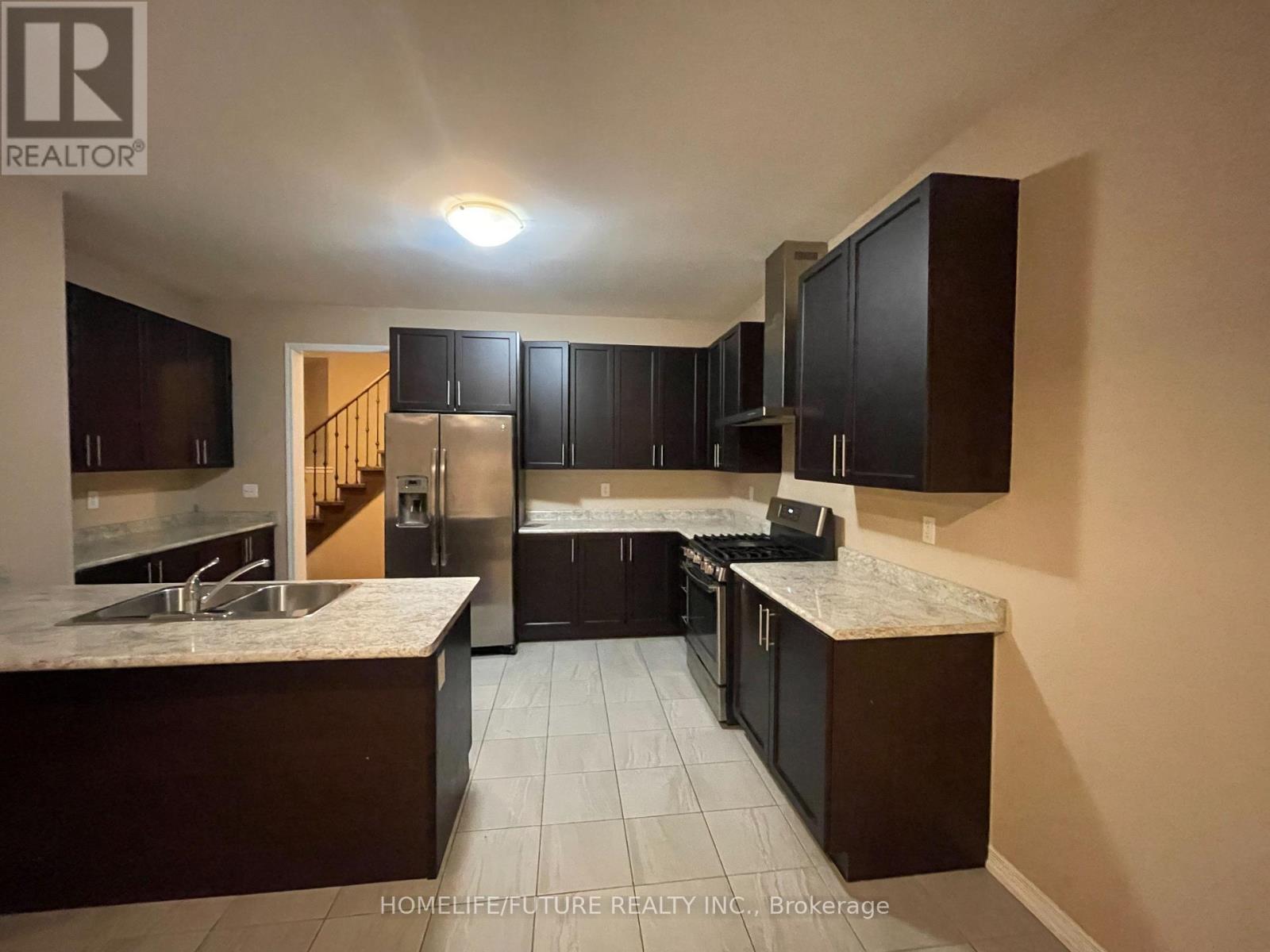 2372 Equestrian Crescent, Oshawa, Ontario  L1L 0L6 - Photo 4 - E12464468