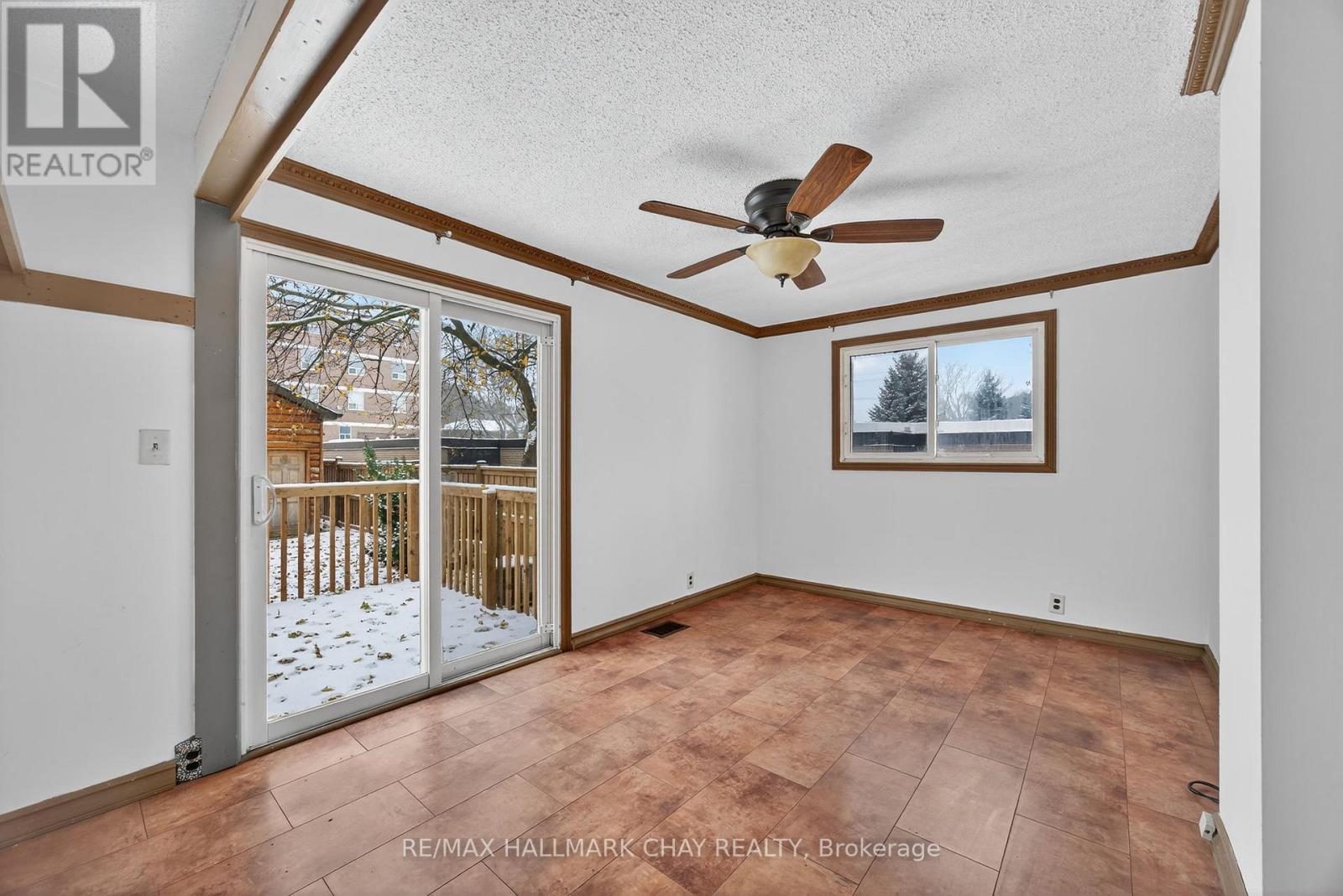 114 Burton Avenue, Barrie, Ontario  L4N 2R8 - Photo 12 - S12535900