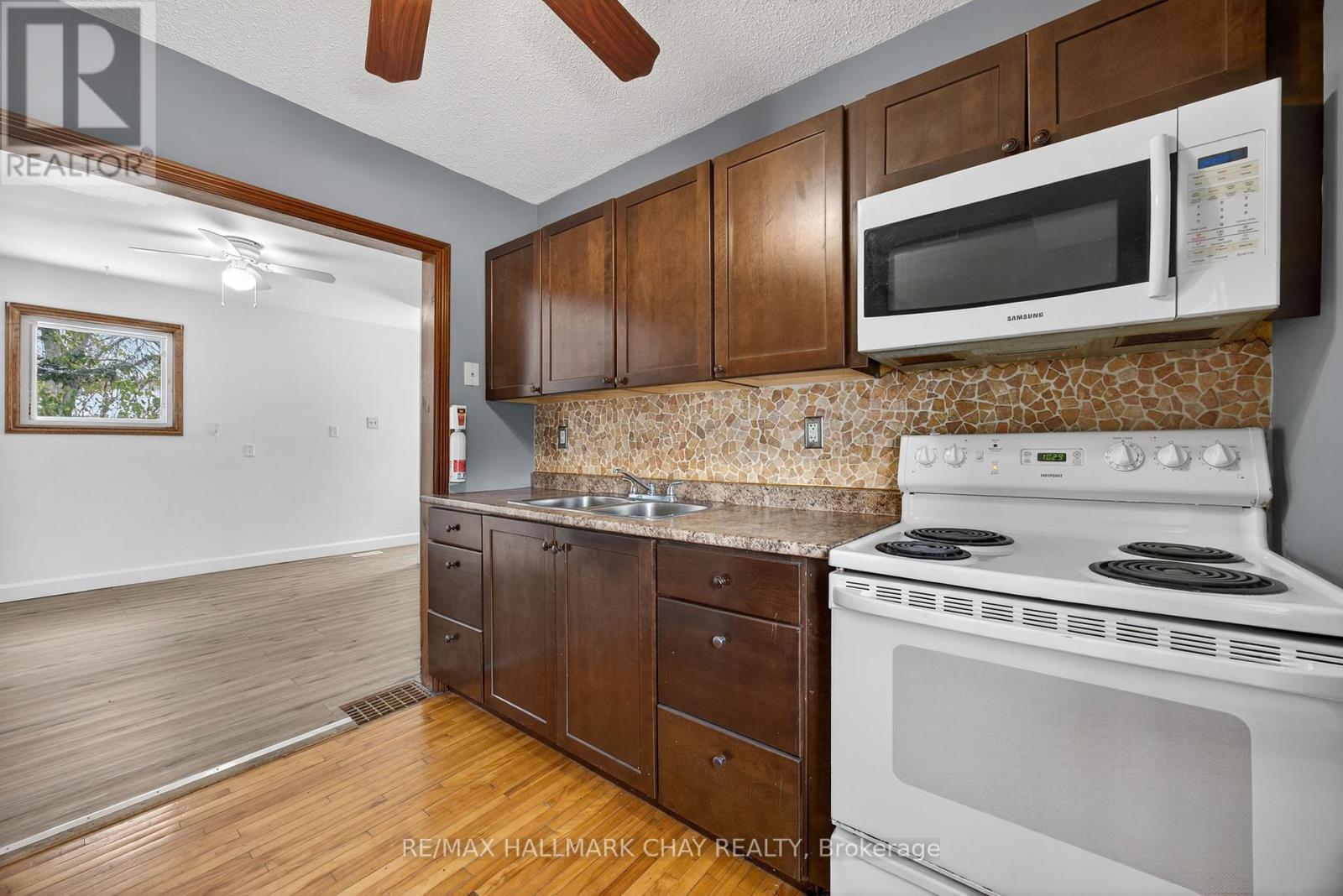 114 Burton Avenue, Barrie, Ontario  L4N 2R8 - Photo 17 - S12535900