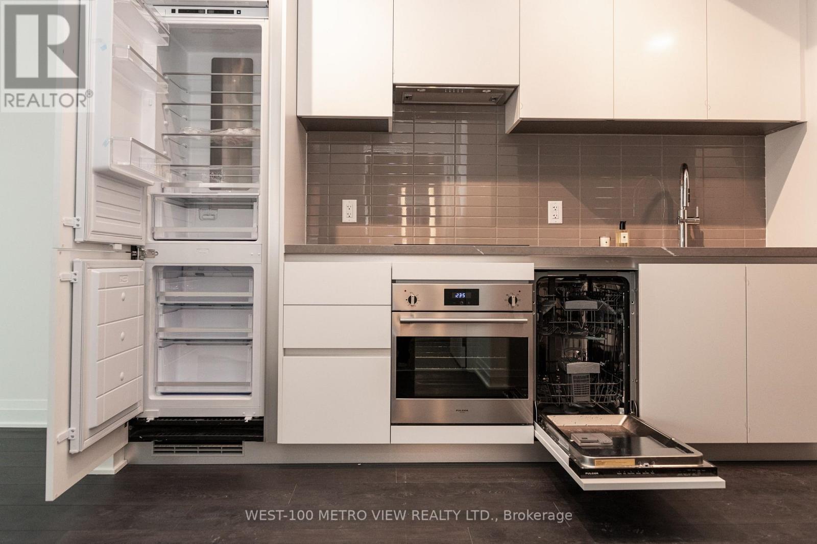 2708 - 4015 The Exchange, Mississauga, Ontario  L5B 0N9 - Photo 14 - W12535278