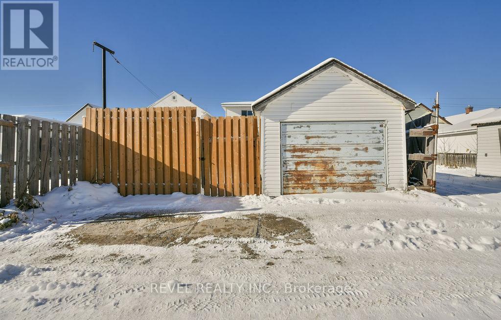 384 Maple Street S, Timmins, Ontario  P4N 1Z8 - Photo 3 - T12536264