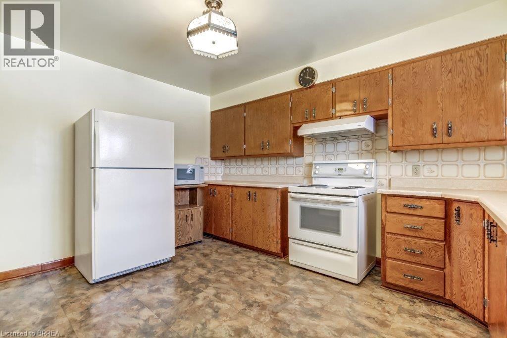 8 Waddington Street, Brantford, Ontario  N3R 2R1 - Photo 16 - 40786974