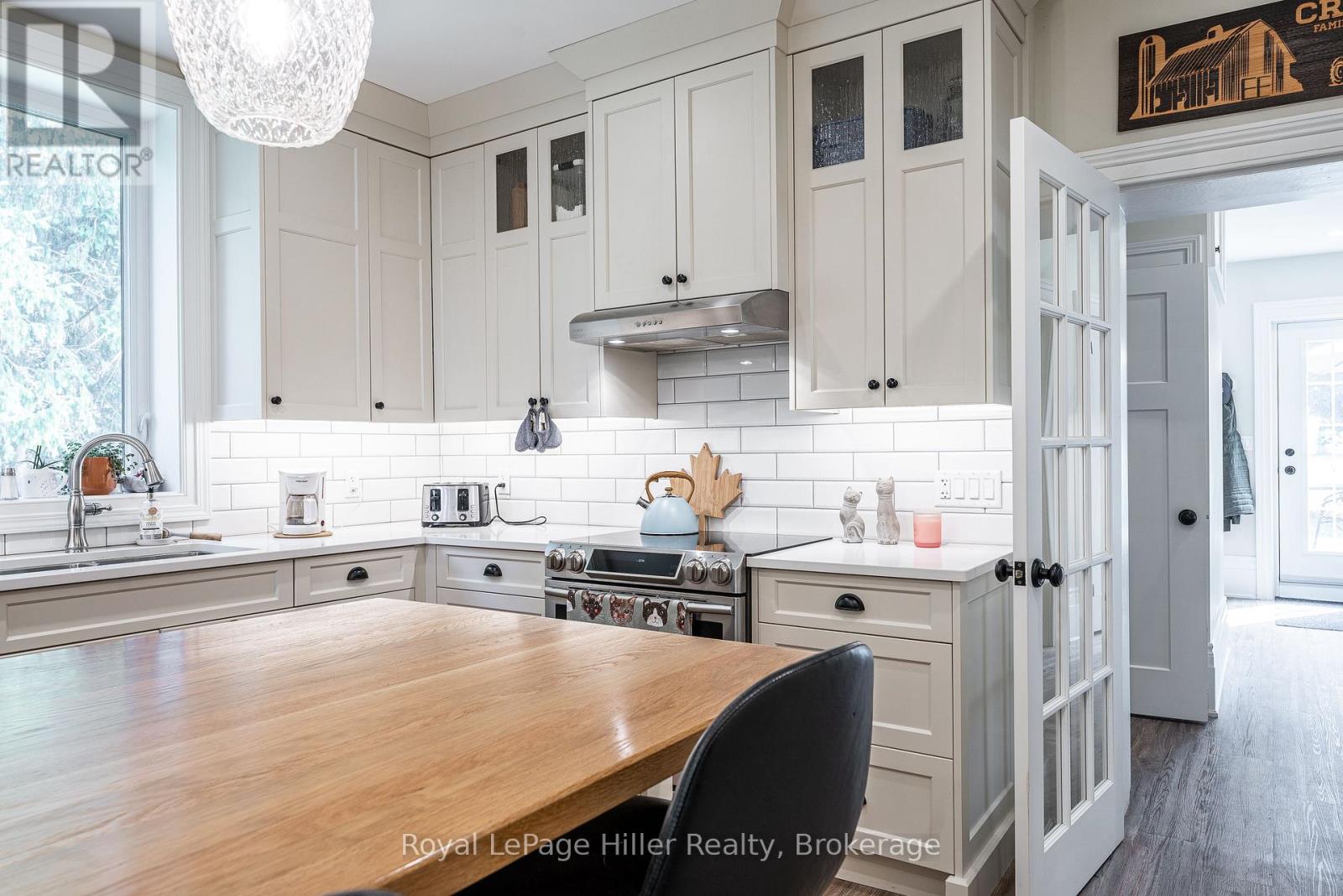 22742 Nissouri Road, Thames Centre, Ontario  N0M 2P0 - Photo 12 - X12293350