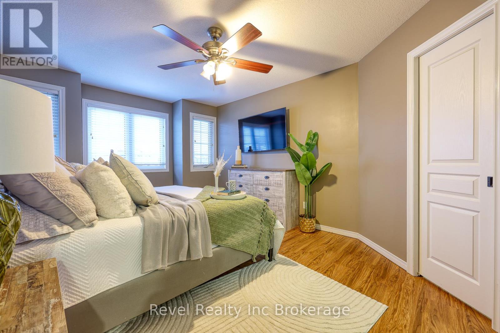 706 Frontenac Crescent, Woodstock, Ontario  N4V 0B1 - Photo 16 - X12536262