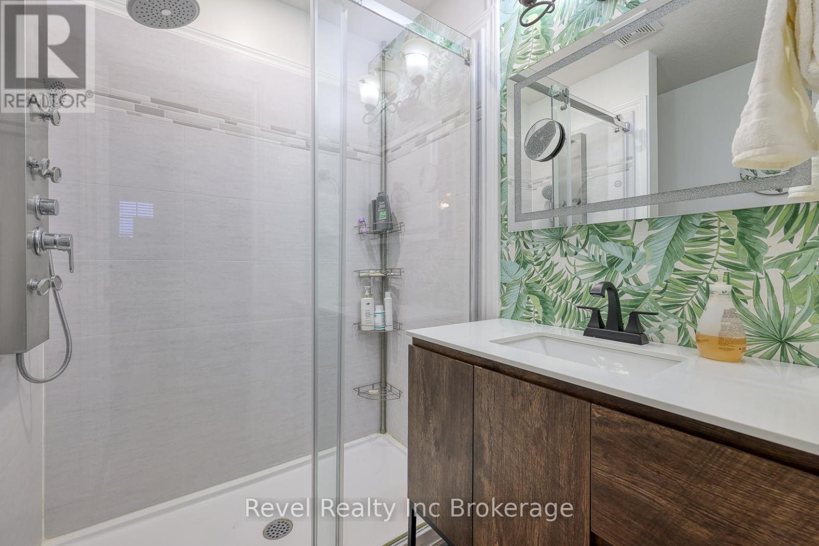 706 Frontenac Crescent, Woodstock, Ontario  N4V 0B1 - Photo 17 - X12536262